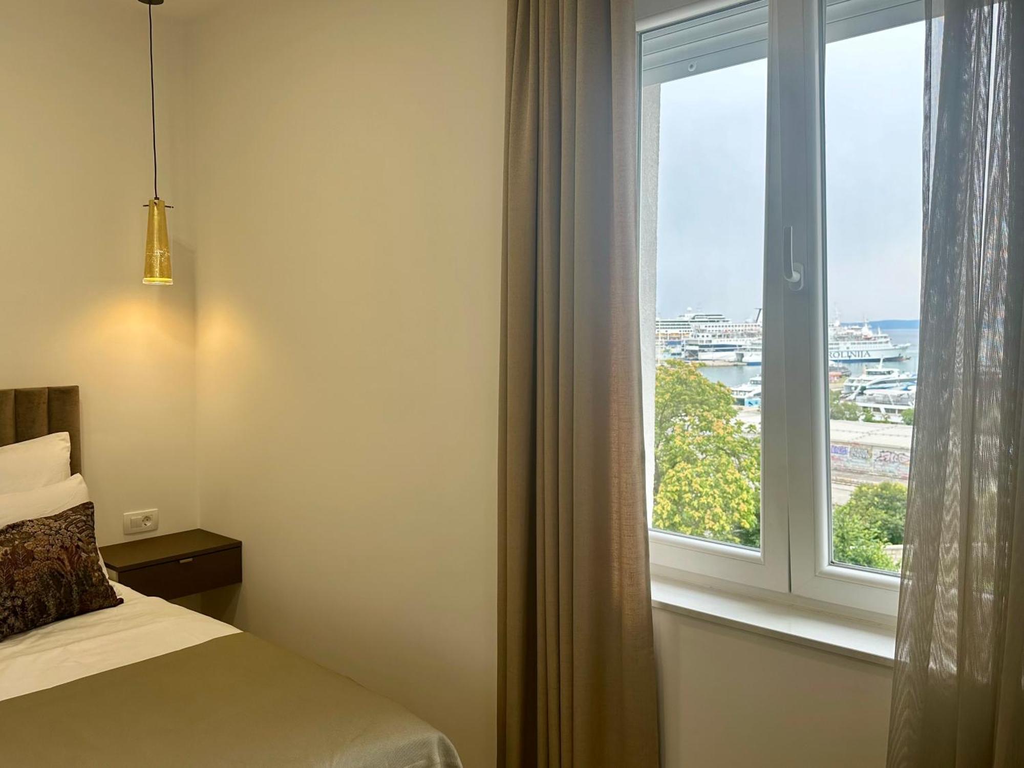 Mariani Luxury Rooms In Center Split Exterior foto